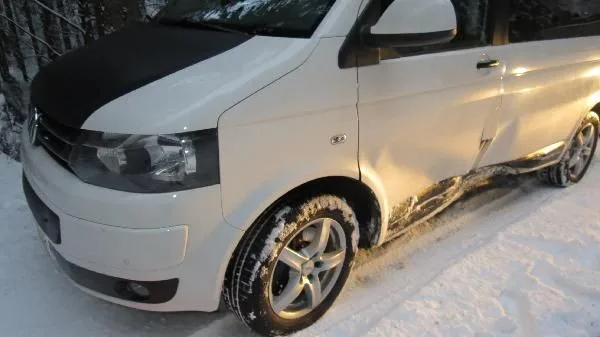 Řidiči pozor, jízda na namrzlé silnici má svá specifika, varují policisté