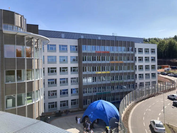 Fasáda nových pavilonů ještě nezaschla a už se plánují další. Náchodskou nemocnici čeká demolice, rekonstrukce i stavba nového pavilonu