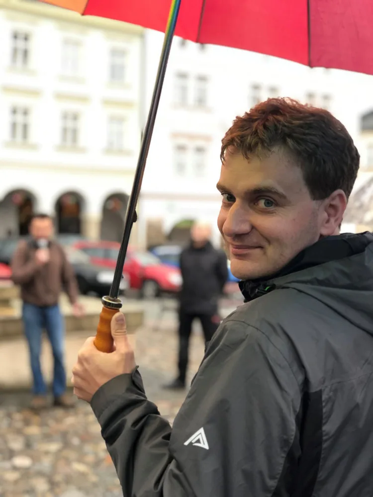 Martin Hanousek na svou funkci náměstka zatím nerezignoval. Nechci dát možnost vzniku nové koalice s komunisty, tvrdí