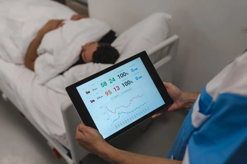 Vědci z UHK se učí předvídat zdravotní stav covidových pacientů. Vytvářejí speciální algoritmus