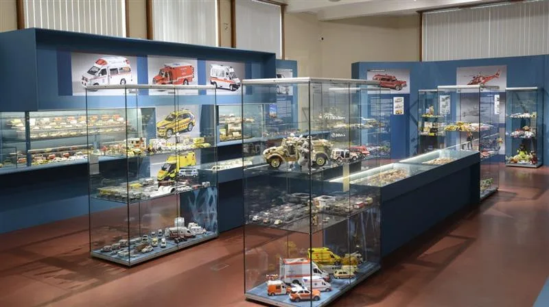 Lékař z Hradce Králové vlastní 1777 modelů záchranářské techniky, zapíše se do českých rekordů