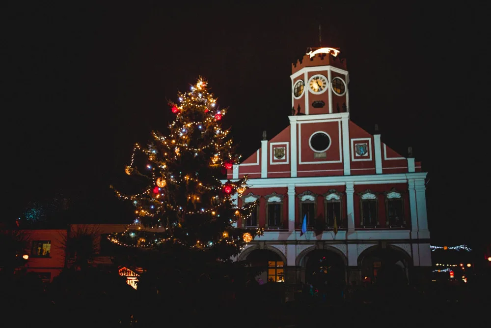 Nové Město nad Metují, Police i Hradec mají kulturní adventní kalendář. Každý den nabízí jiný zážitek