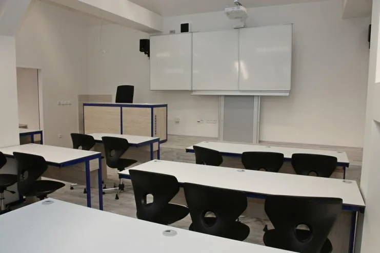 Nová multimediální jazyková učebna