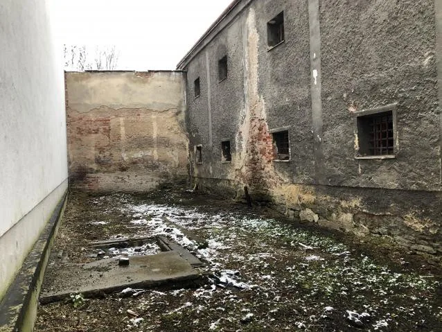 Bývalá věznice poblíž Krakonošova náměstí- dvůr