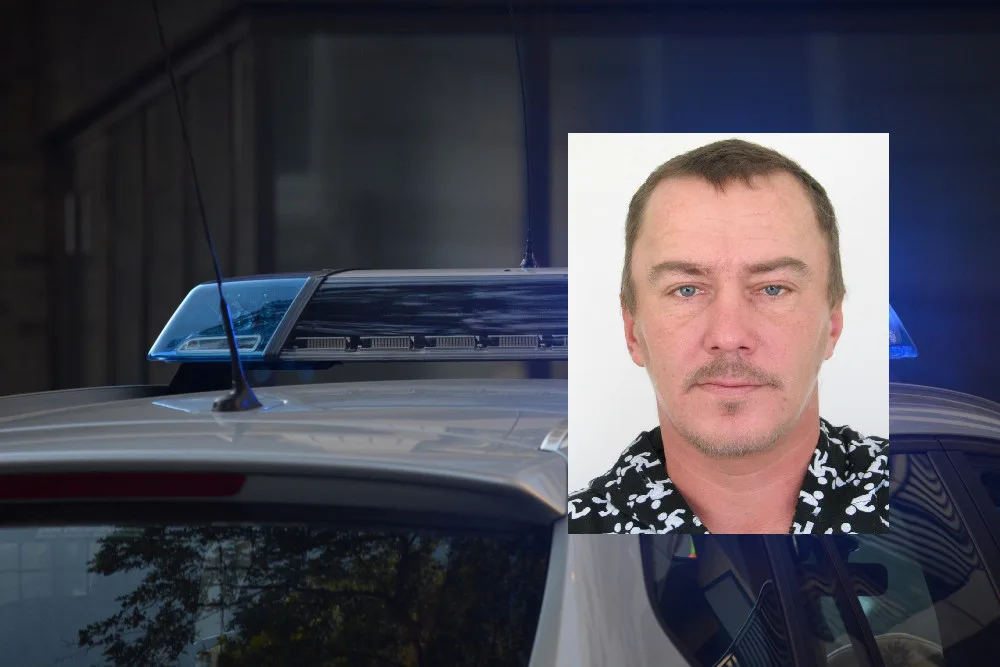Nepoznáváte tohoto muže? Pátrá po něm policie u nás i na Slovensku