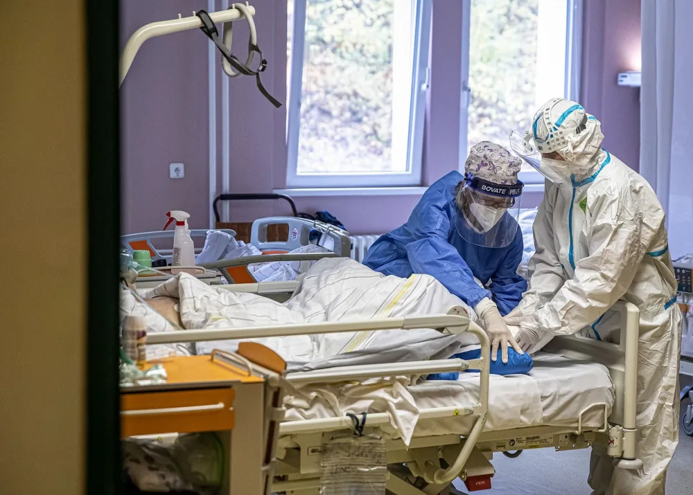 Za covidového pacienta na standardním lůžku nemáme od pojišťovny ani korunu, říká ředitel Trutnovské nemocnice Miroslav Procházka