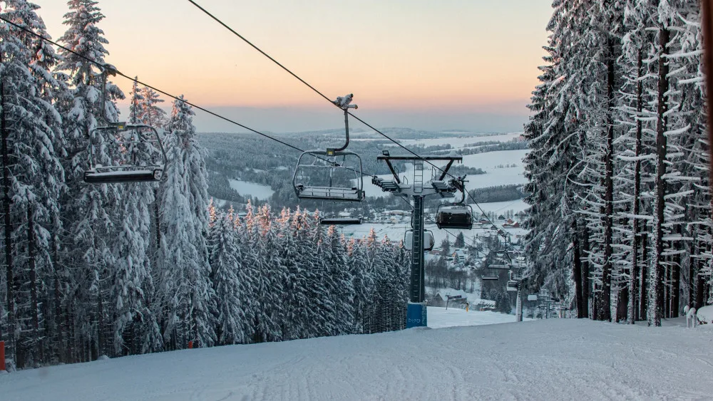 Skicentrum Deštné ukončilo lyžařskou sezónu. Lyžovalo se jen devět dní
