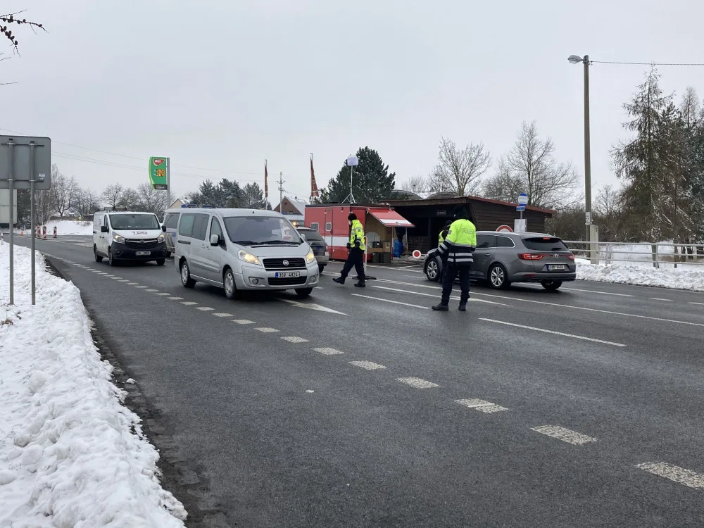 Nejčastější výmluva řidičů na kontrolních stanovištích? Cesta za nákupem nebo do přírody