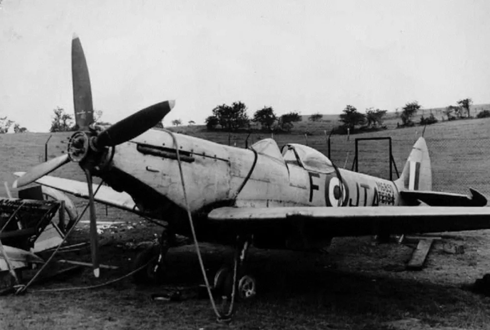 Pilotovat ikonickou stíhačku Spitfire je velká zodpovědnost a pocta, říká Jiří Horák