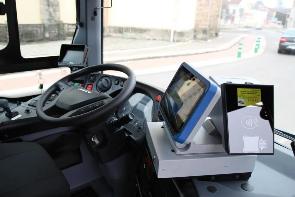 Tento týden začal jezdit ve Dvoře Králové nový autobus. Převeze až 70 cestujících najedou