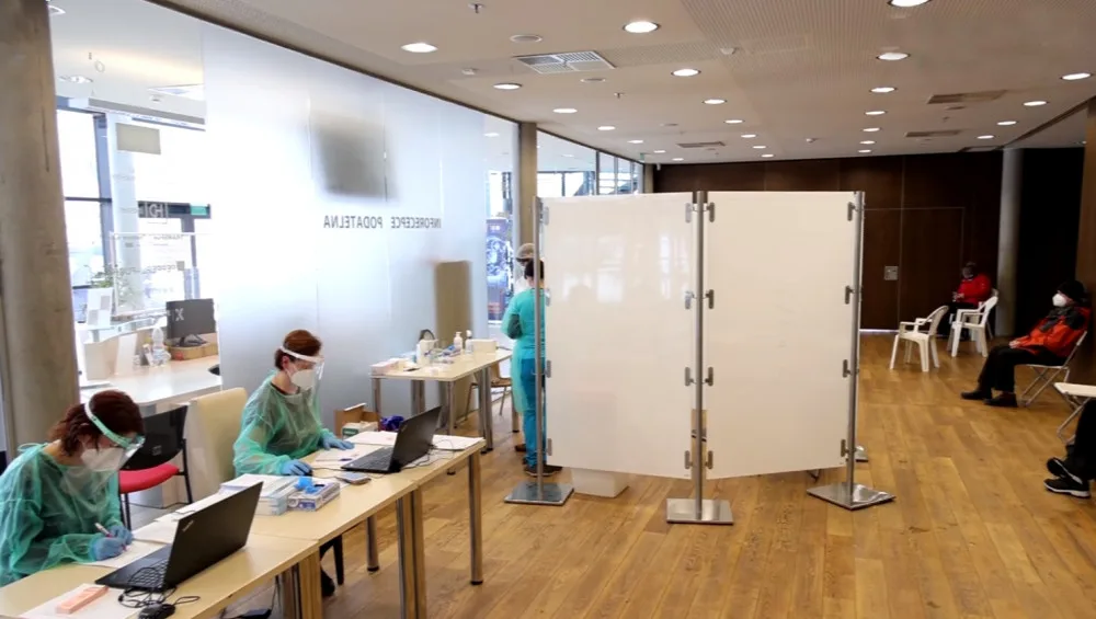 O testování v trutnovském UFFU je zájem. Lidé mohou přijít i příští týden