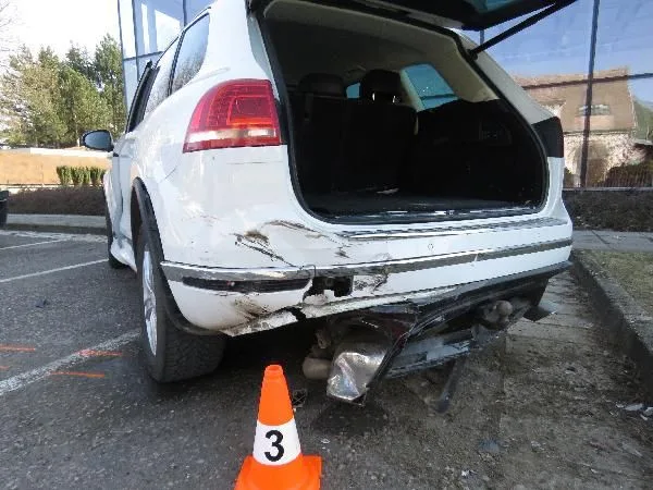 Kapela Poetika měla v Hradci Králové dopravní nehodu. Do jejich auta narazil mladý řidič BMW