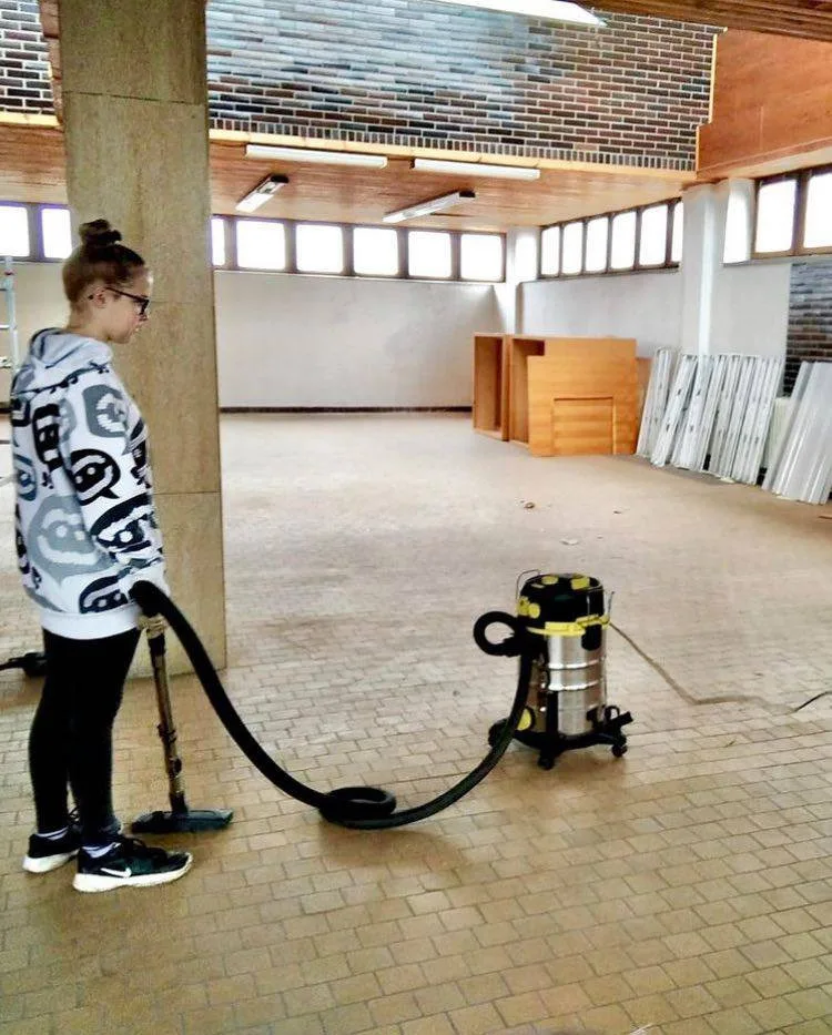 Gymnastický spolek z Hradce nemá kde cvičit, staví si proto vlastní tělocvičnu. Na rekonstrukci uspořádal sbírku