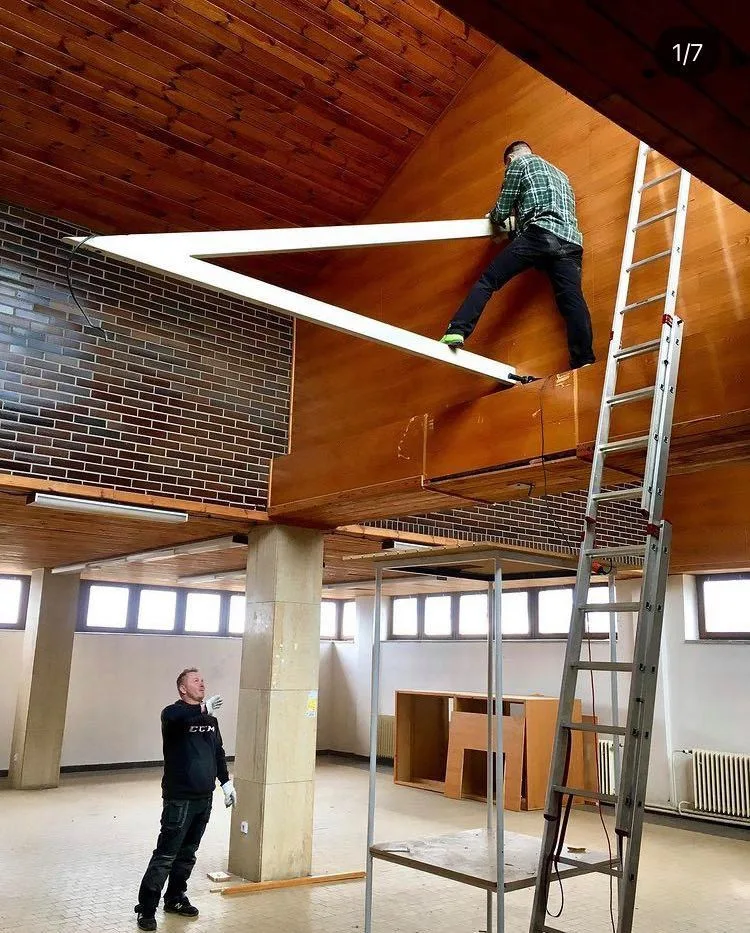 Gymnastický spolek z Hradce nemá kde cvičit, staví si proto vlastní tělocvičnu. Na rekonstrukci uspořádal sbírku