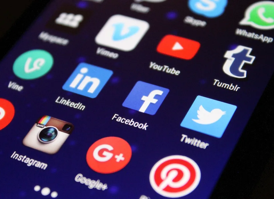 Podívejte se, jak internetoví podvodníci vylákávají z obětí bezpečnostní piny