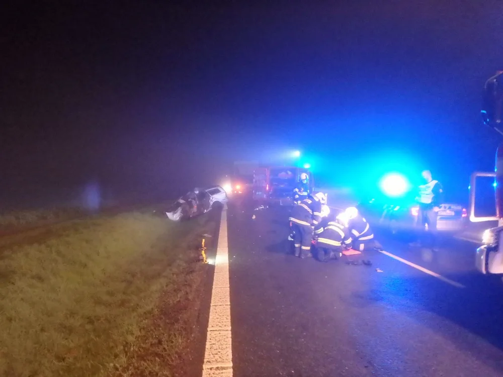 U Nového Města došlo k tragické nehodě, silnice byla celé dopoledne uzavřená