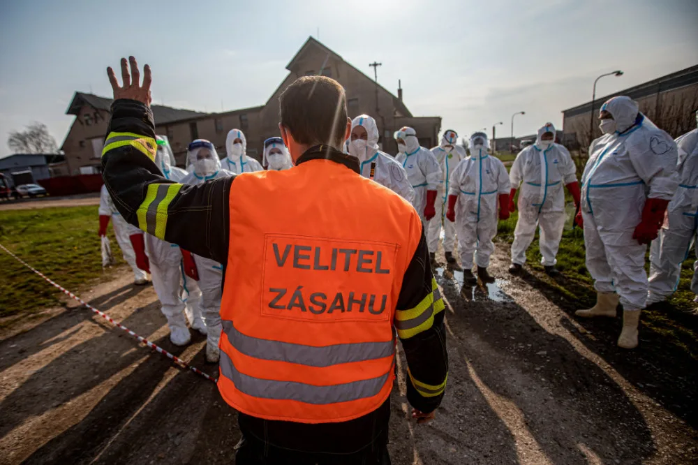 Hasiči zlikvidovali další dva chovy kachen nakažených ptačí chřipkou