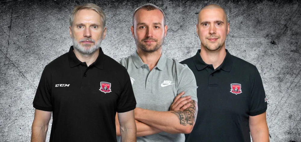 Hradecký hokej má kompletní trio rozhodčích. Tomáše Martince doplní Čihák a Svobod