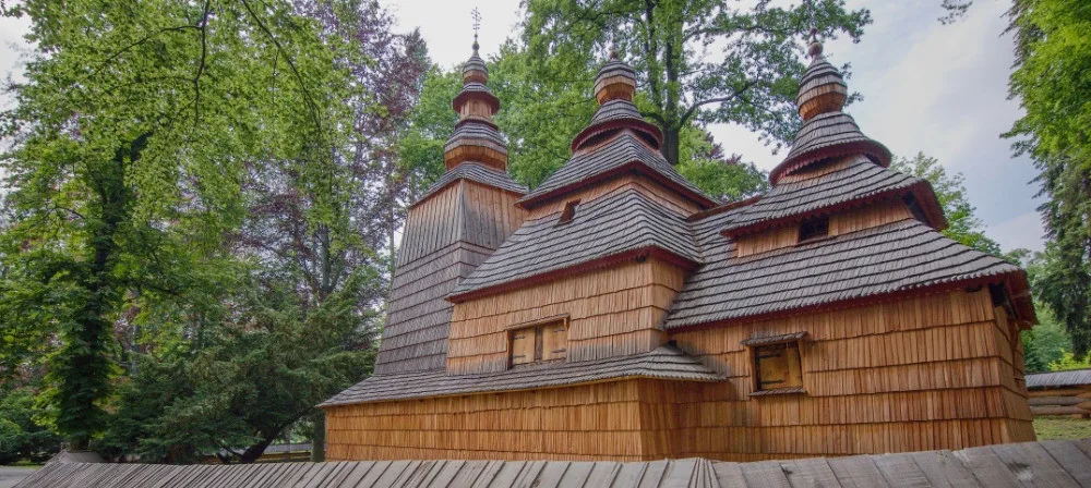 Velké natírání. Kostel sv. Mikuláše v Jiráskových sadech dostane ochrannou vrstvu