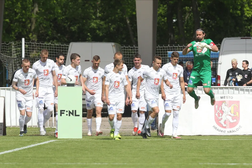 Poslední zápas pod lízátky skončil remízou. Další utkání se bude hrát až na novém stadionu