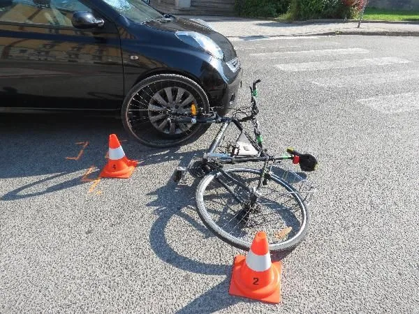Mnoho cyklistů se domnívá, že mají absolutní přednost, varují policisté. Vážných nehod v kraji přibývá