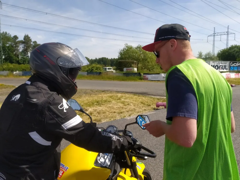 Na polygonu v Sosnové térují učitelé autoškol