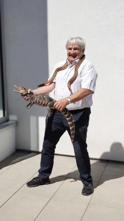 Zvířata v naší školní zoo museli místo studentů krmit tělocvikáři, říká ředitel SZAT Litomyšl
