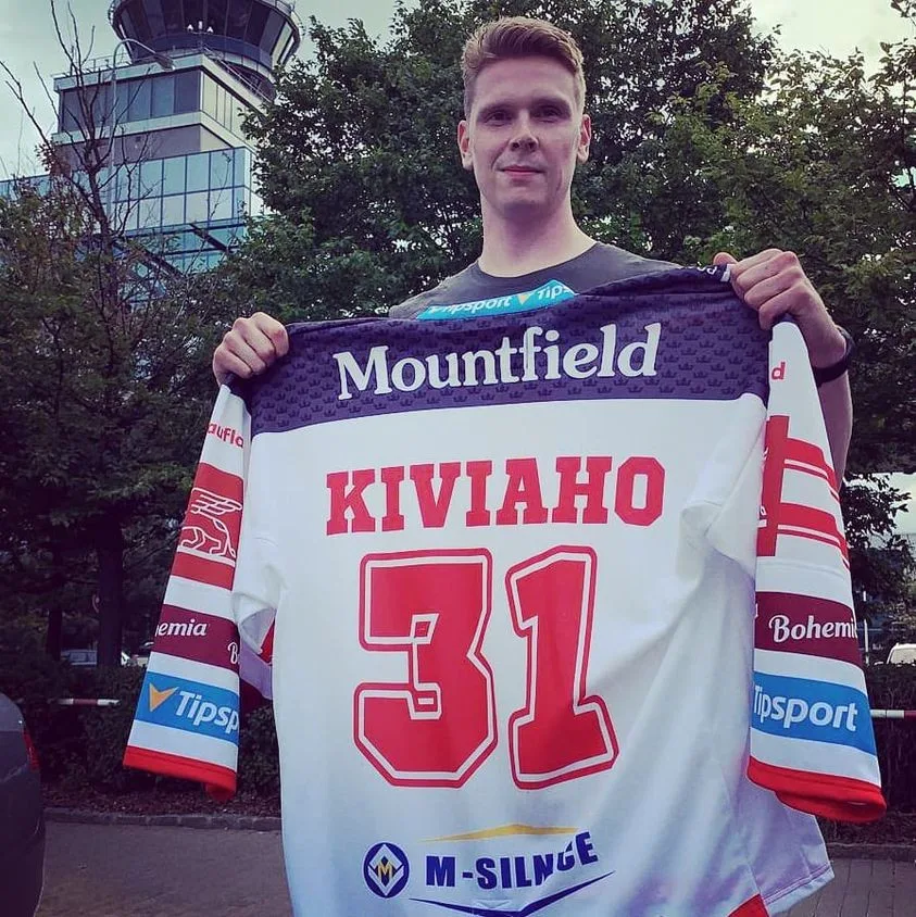 V neděli přistál na letišti v Praze i Henri Kiviaho