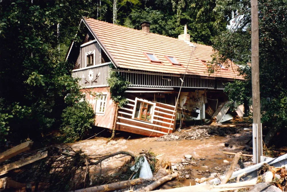 Dnes před 23 lety: Rychnovskem se prohnala ničivá povodeň, zemřelo šest lidí