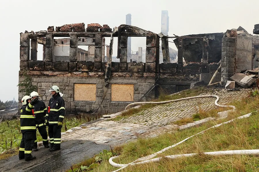 Před deseti lety vyhořela Petrova bouda v Krkonoších