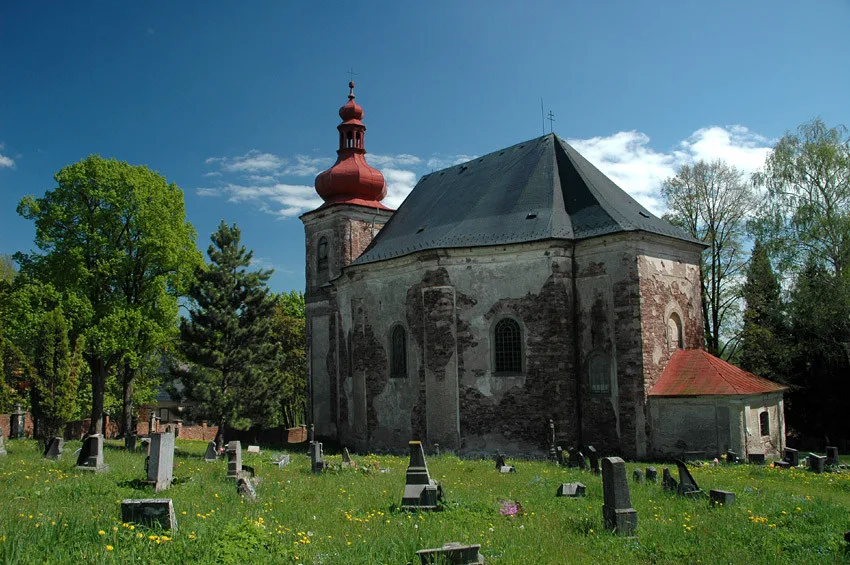 Oprava vzácného kostela Všech svatých v Heřmánkovicích je hotová. Nyní se otevře veřejnosti
