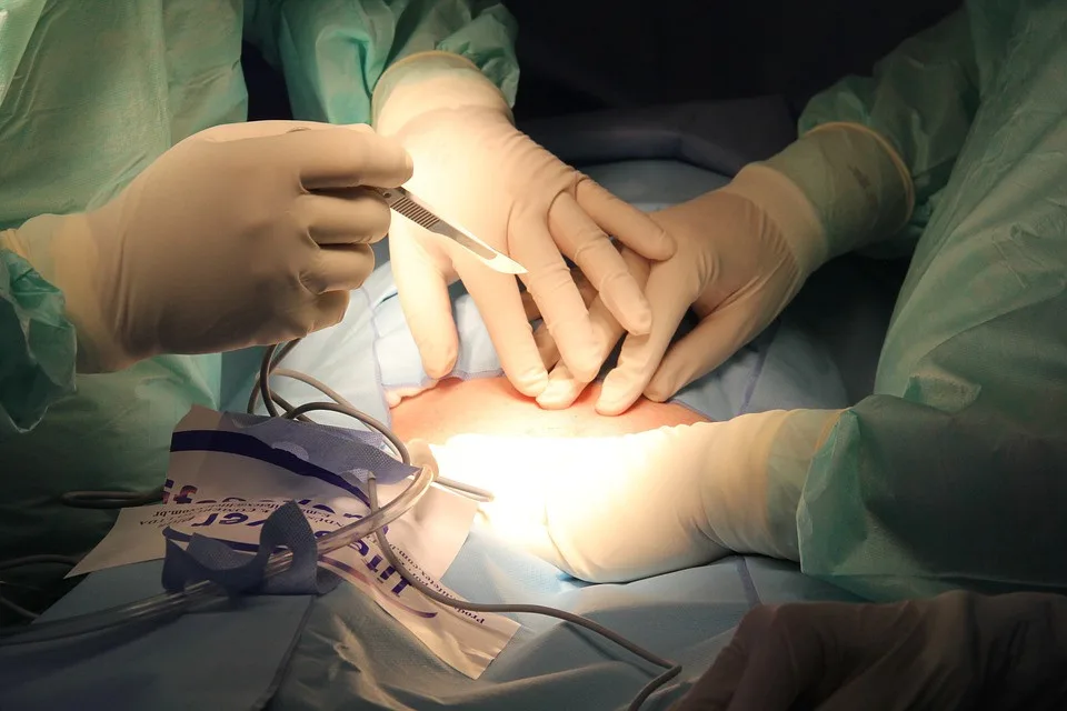 Nucená sterilizace změnila život tisícům Romek, Česko oběti odškodní