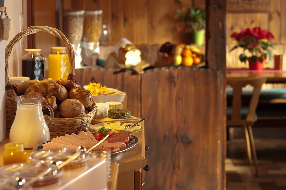 Hoteliéři a restauratéři ve Špindlerově Mlýně čelí nedostatku personálu