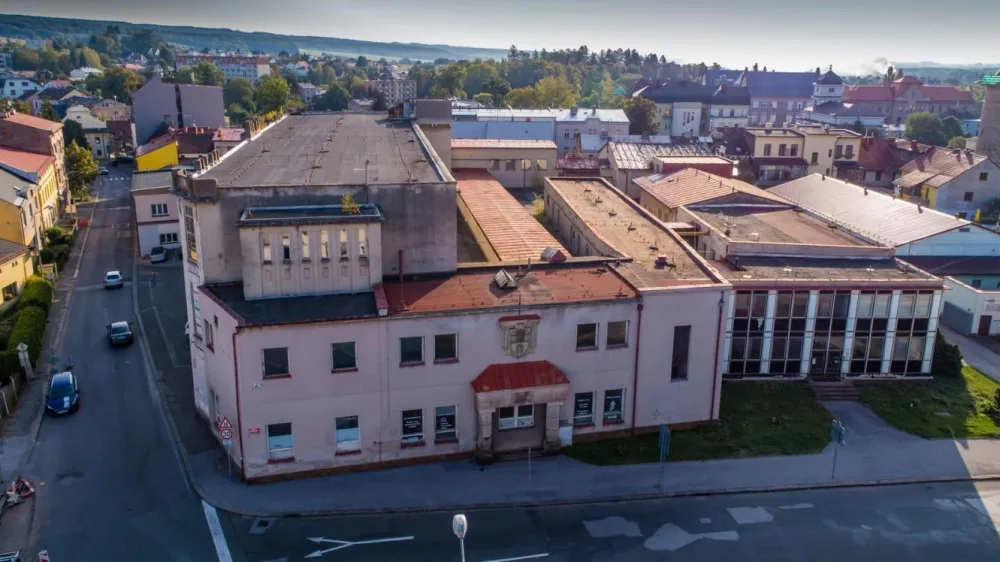 Dvůr Králové ukončil architektonickou soutěž na Mayerovu továrnu. Porota vybere nejlepší návrh