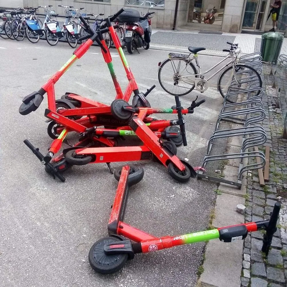 Město chce dodatečně regulovat elektrokoloběžky, schválilo dohodu s provozovateli