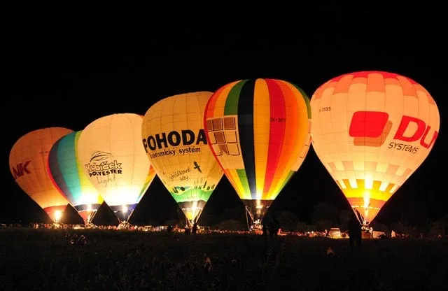 Nebe na Náchodsku zaplní 25 horkovzdušných balonů