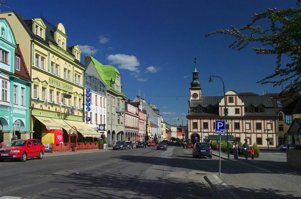 Krkonošská ulice ve Vrchlabí před rekonstrukcí