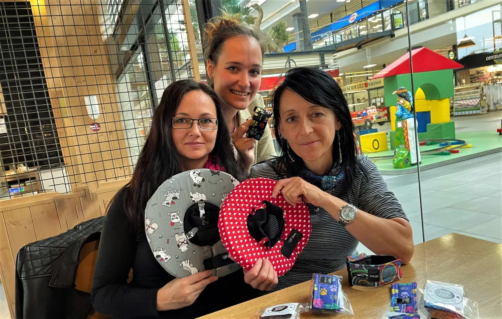 S inovativní veterinární pomůckou pro pejsky přišla trojice Monika Harviláková, Veronika Cholinská a Petra Žaludová