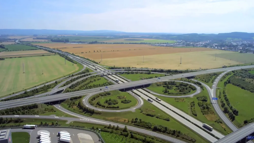 Dálnice D35 mezi Sadovou a Hořicemi získala stavební povolení. Práce začnou v příštím roce
