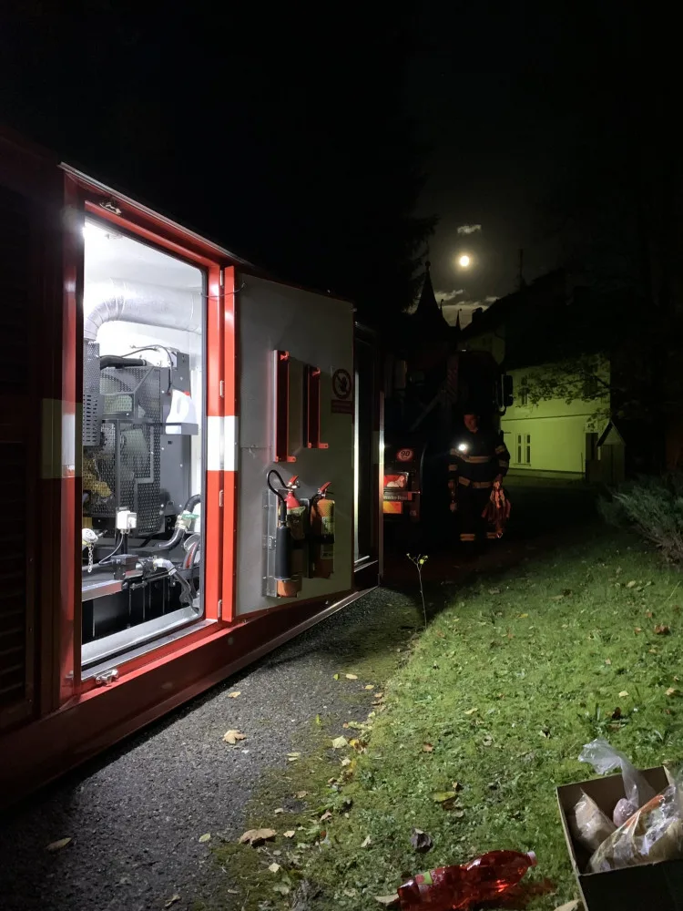 Hasiči v hradeckém kraji měli kvůli větru 200 výjezdů. ČEZ vyhlásil kalamitu