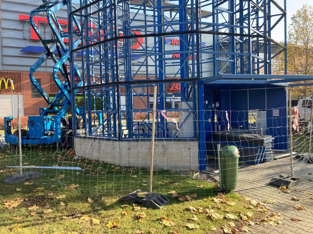 Z Hradce Králové mizí druhá cyklověž. Projekt Biketower ztroskotal na vyjednávání s městem, tvrdí dodavatel