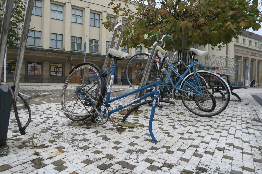 Hradec Králové se pustil do odstraňování cyklovraků. První mizí od terminálu a hlavního nádraží