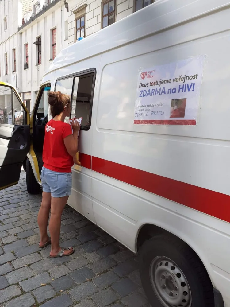 První prosinec patří Světovému dni boje proti AIDS. Nechte si si anonymně ověřit svůj zdravotní stav