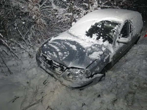 Období častých dopravních nehod je tady. Roli hraje počasí i nepozornost. Policisté v kraji řešili dvě nehody do hodiny