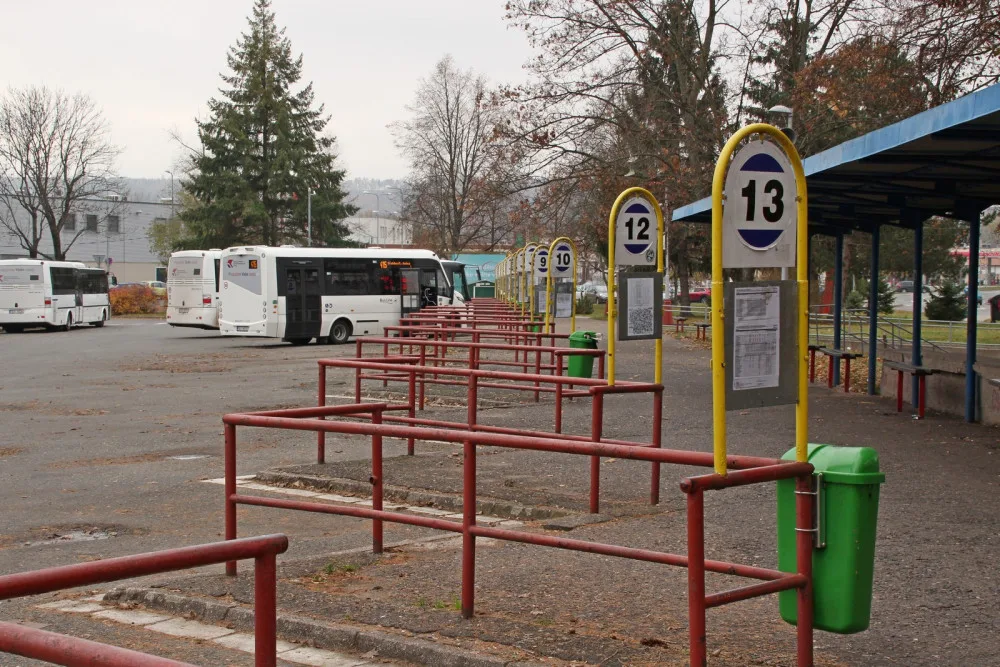 Dvůr Králové si oblíbilo architektonické soutěže. Další ukáže podobu nového autobusáku  