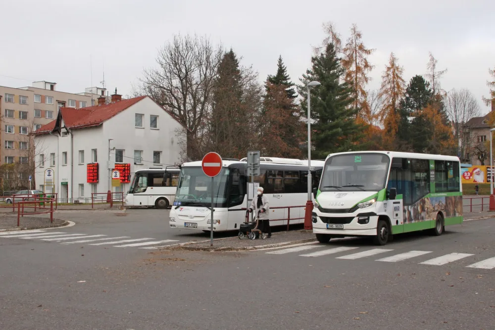 Dvůr Králové si oblíbilo architektonické soutěže. Další ukáže podobu nového autobusáku