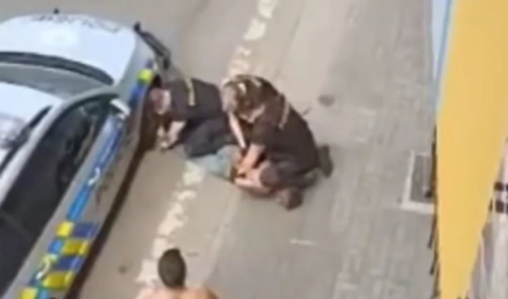 Zástupkyně ombudsmana: Policisté, kteří zaklekli Roma v Teplicích, chybovali