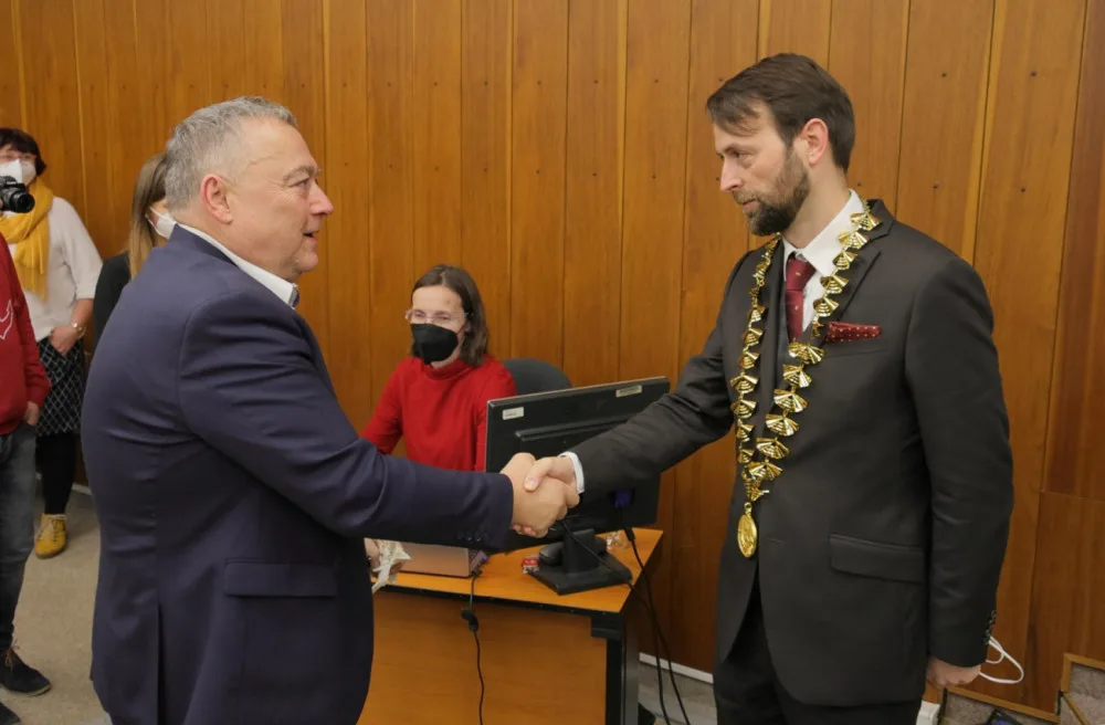 Po 23 letech skončil ve funkci starosty Trutnova Ivan Adamec. Nahradil ho Michal Rosa