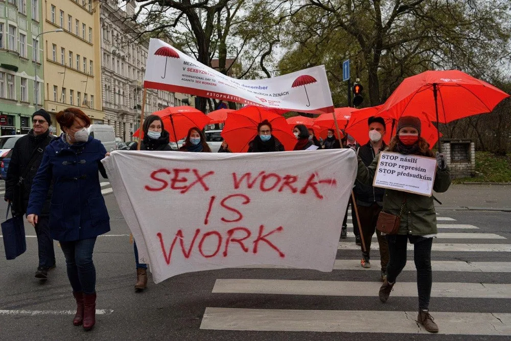 V pátek je Mezinárodním dnem proti násilí na ženách a mužích pracujících v sexbyznysu