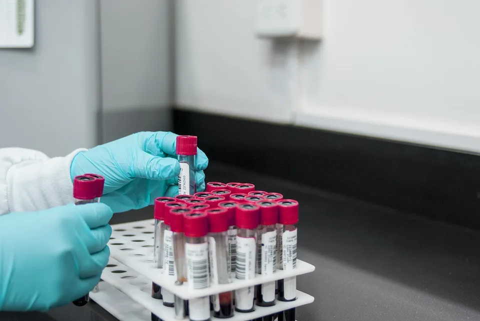 Laboratoř potvrdila první případ varianty omikron v Královéhradeckém kraji